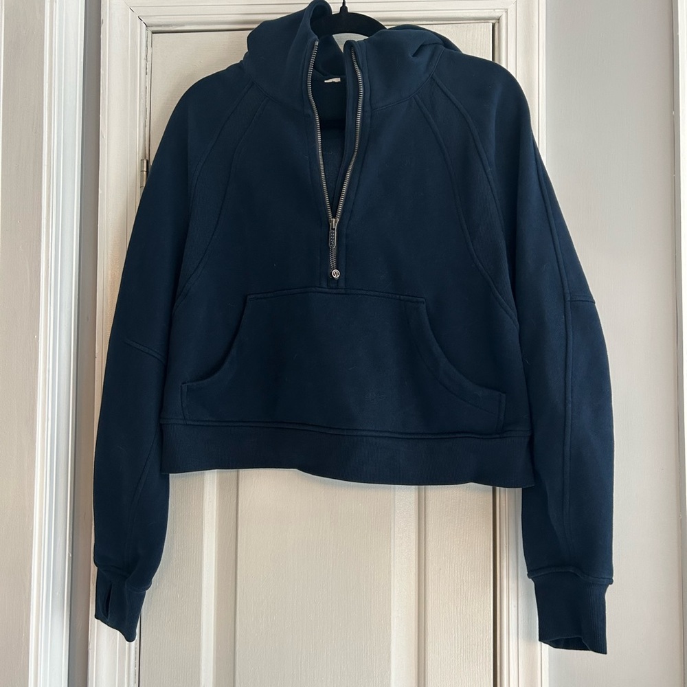 Navy Lululemon Cropped Scuba